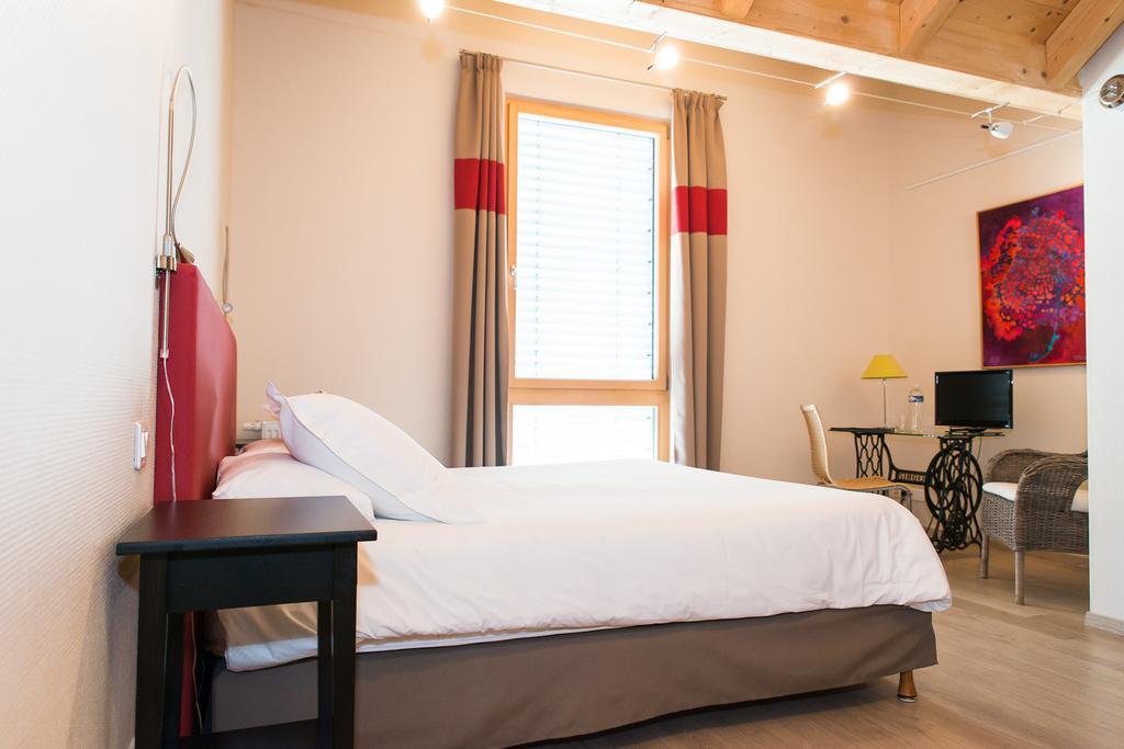 Ame De La Terre Bed & Breakfast Ruffey-lès-Échirey Стая снимка